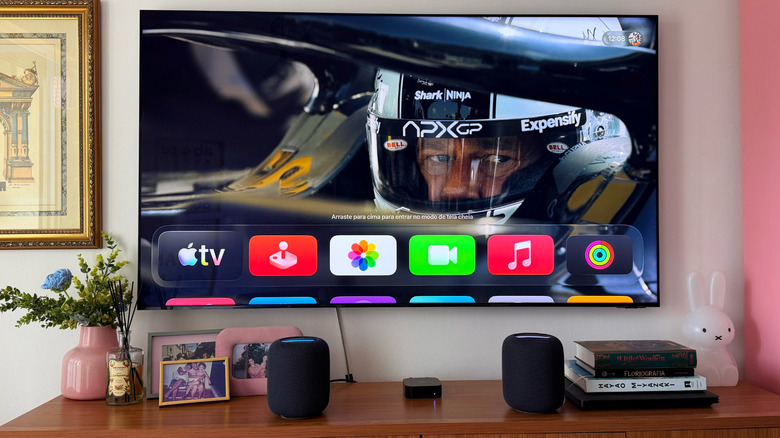 Apple TV 4K and a pair of HomePod 2 connected to a Samsung TV