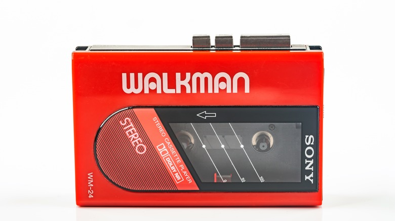 A picture of an old Sony Walkman model.