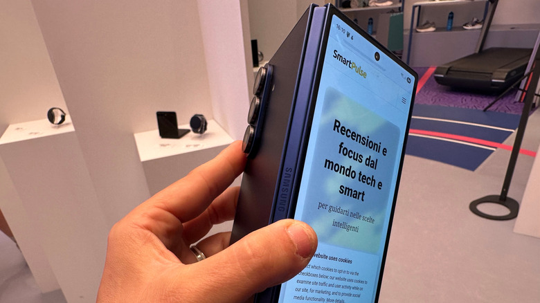 The Galaxy Z Fold 7: Main camera (top left side of left panel), hinge (middle) and cover screen (right panel).