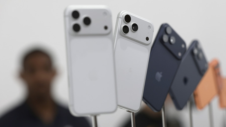 The iPhone 17 Pro colors on display.