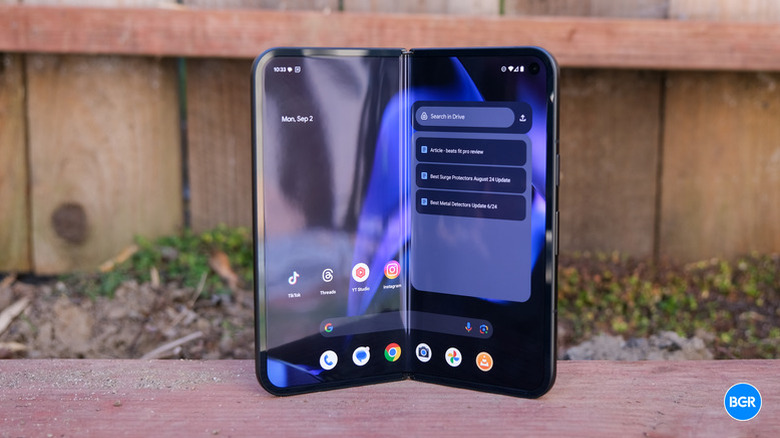 Pixel 9 Pro Fold: pantalla plegable abierta.