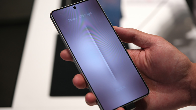 Galaxy S25 Edge in hand.