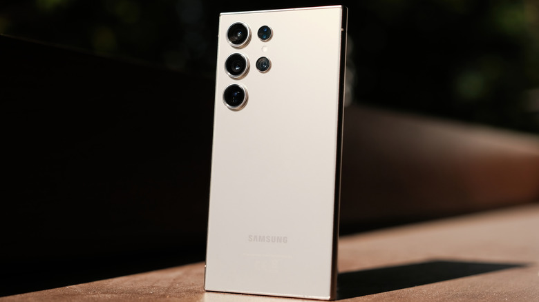 Galaxy S24 Ultra design.