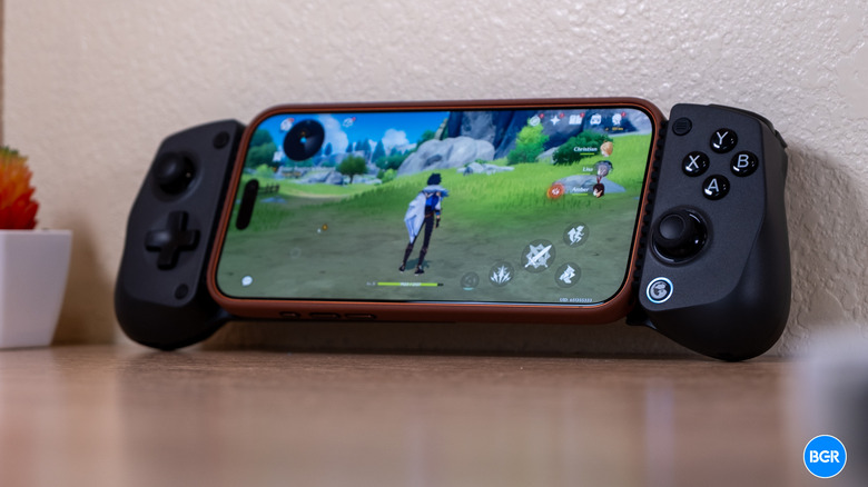 Gamesir X5S with an iPhone 17 Pro Max