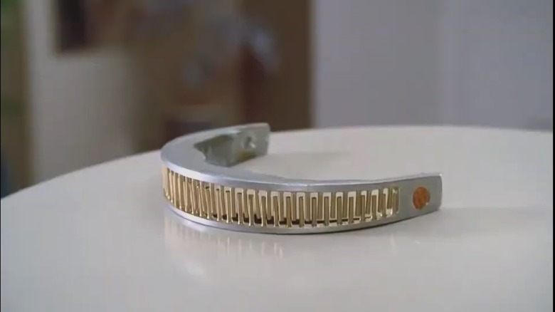 Geordi La Forge's VISOR prop on table in Star Trek The Next Generation