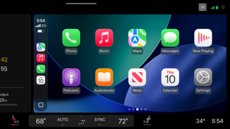 Apple Carplay working alongside GM's other UI elements as a picture-in-picture system