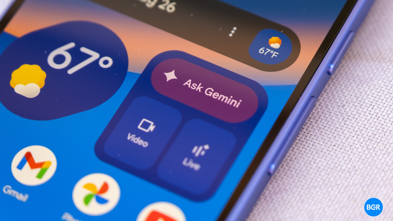 Gemini widget on the Google Pixel 10