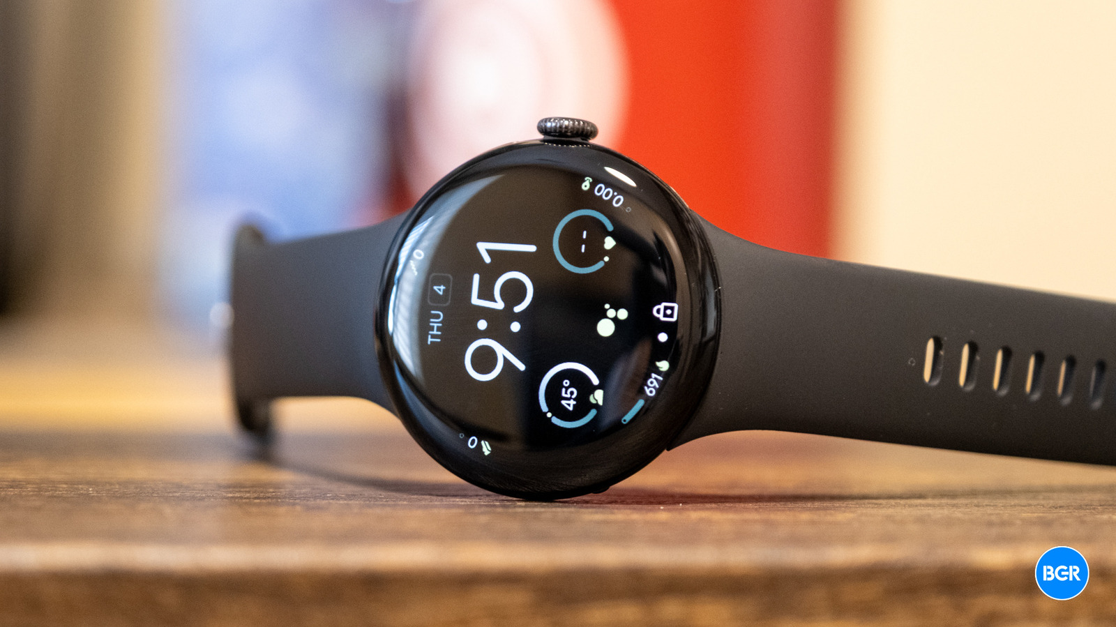With its style and functionality, Google's Pixel Watch 4 makes a strong case as a true competitor to the Apple Watch, and Gemini blows Siri out the water.