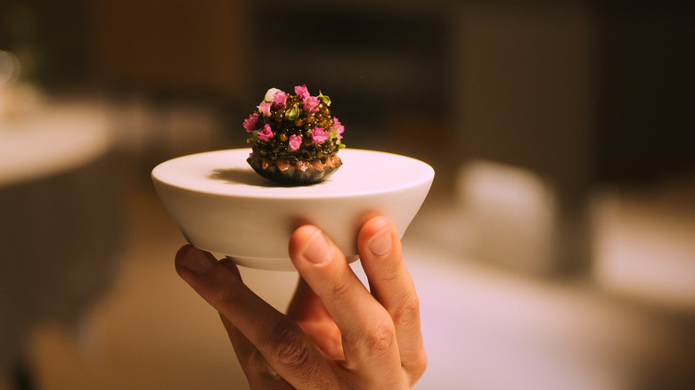 A bluefin tuna otoro tartlet served at Restaurant Jordnær in Copenhagen