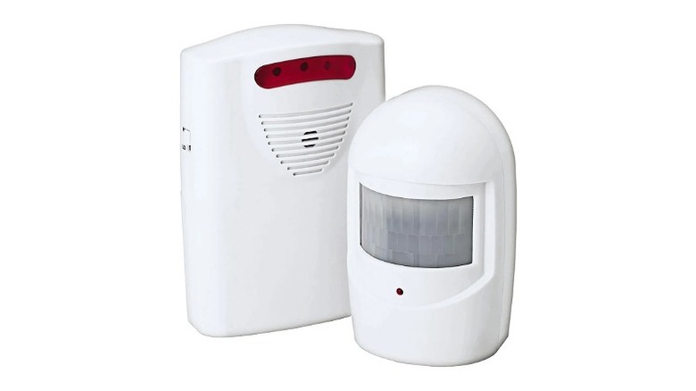 White security sensor and receiver devices