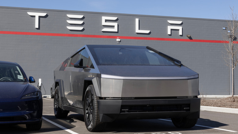 The Cybertruck in front of a Tesla factory