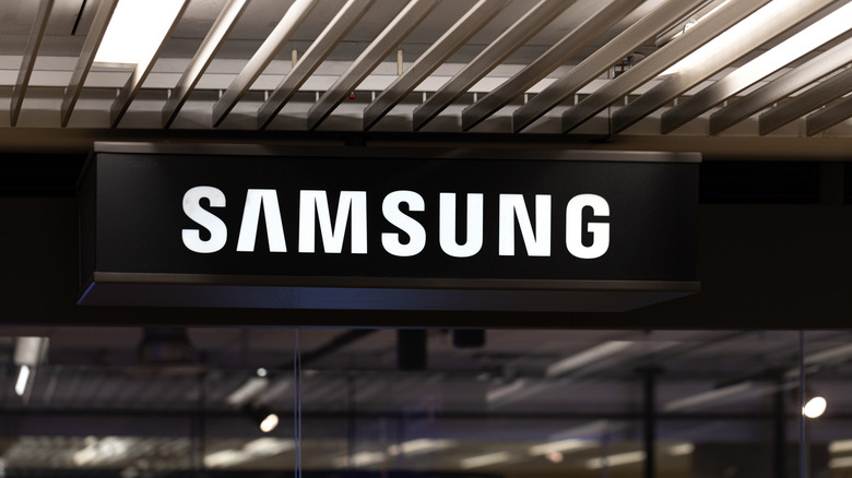 Samsung Electronics store facade