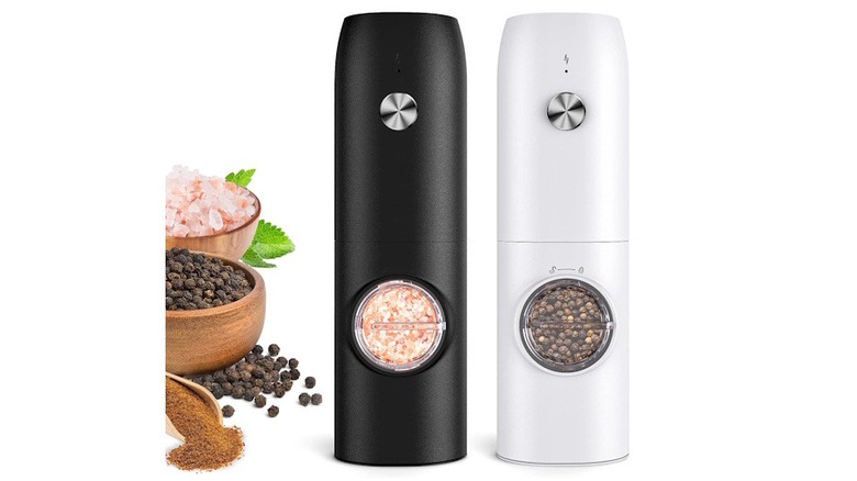 The pair of Frtonyi electric grinders next to a bowl of pepper and salt