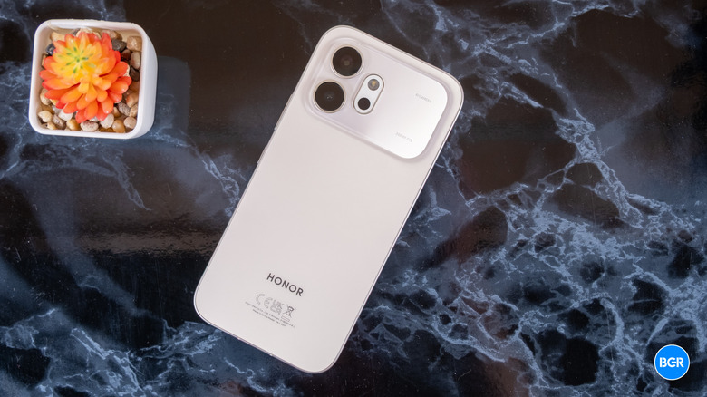 Back of the Honor 600