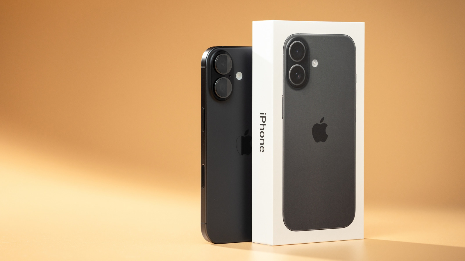 How Does The iPhone 17’s Battery Compare To Other Major Phones? – BGR