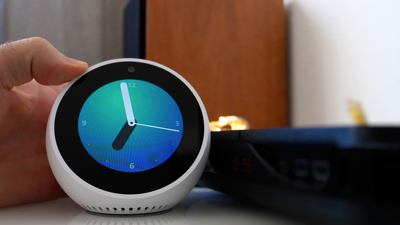 Amazon Echo Spot.
