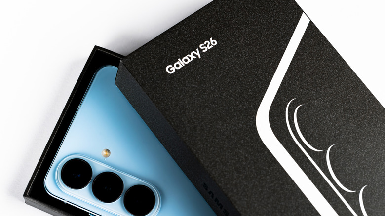 Image showing a Samsung Galaxy S26 in its box.