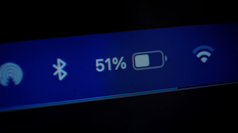 A laptop battery at 51% capacity.