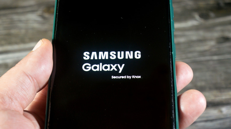 Samsung Galaxy series logo and splash shown on a smartphone screen.