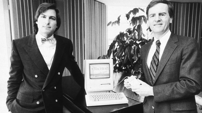 Steve Jobs and John Sculley present Macintosh