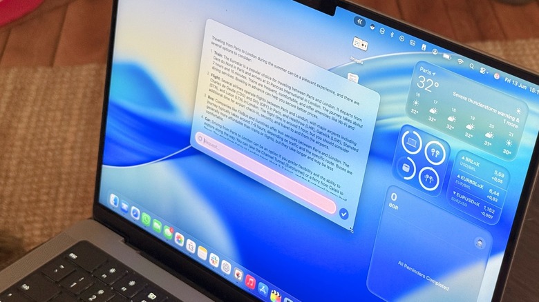 Close-up shot in a MacBook Pro Display with an Apple Intelligence chatbot