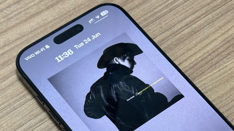 iOS 26's Apple Music Lock Screen