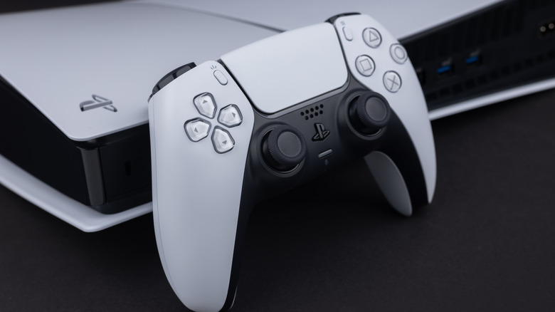 An image of the PS5 controller and console (horizontal)