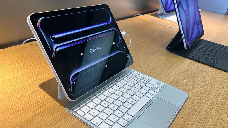 ipad pro with magic keyboard