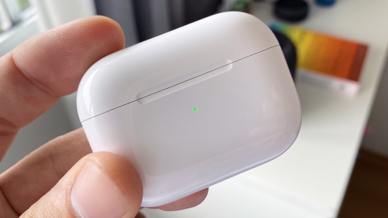 AirPods Pro's case