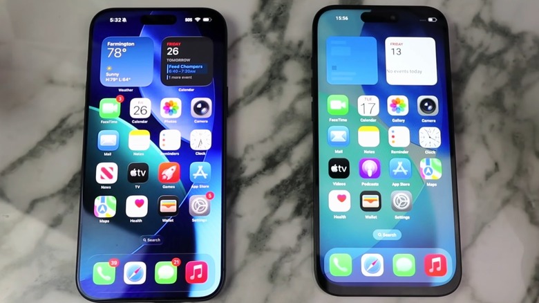 iPhone 17 Pro Max (left) vs. iPhone 17 Pro Max clone (right).