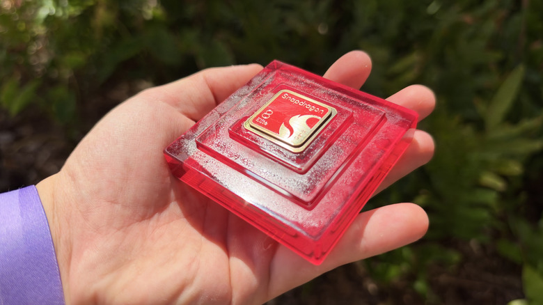 Close-up image of the Snapdragon 8 Elite Gen 6 chip