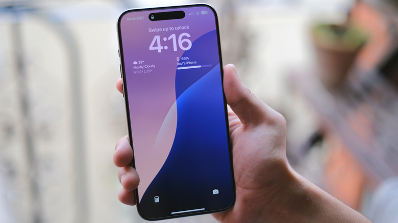 iPhone 17 homescreen