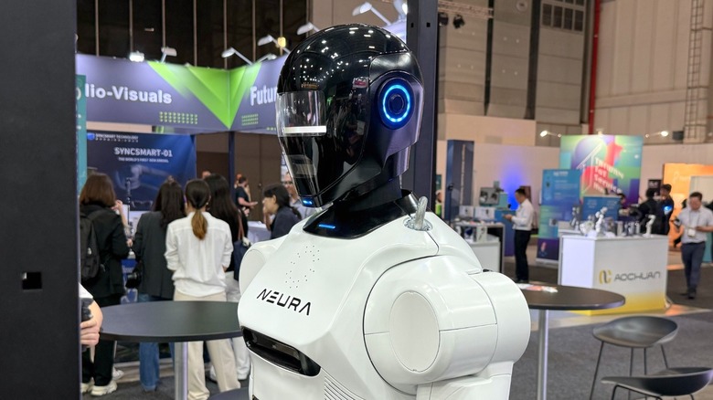 Neura's 4NE1 humanoid robot