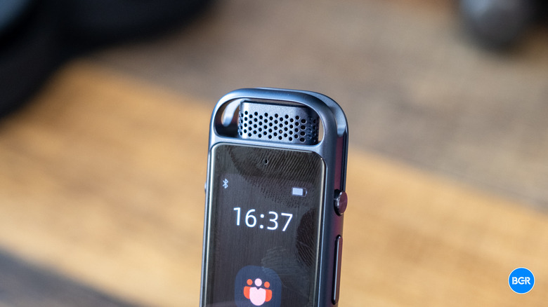 Microphone on the iFlyTek P1 Pro