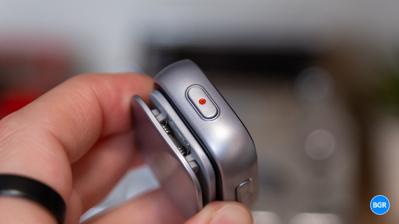 iFlyTek P1 recording button