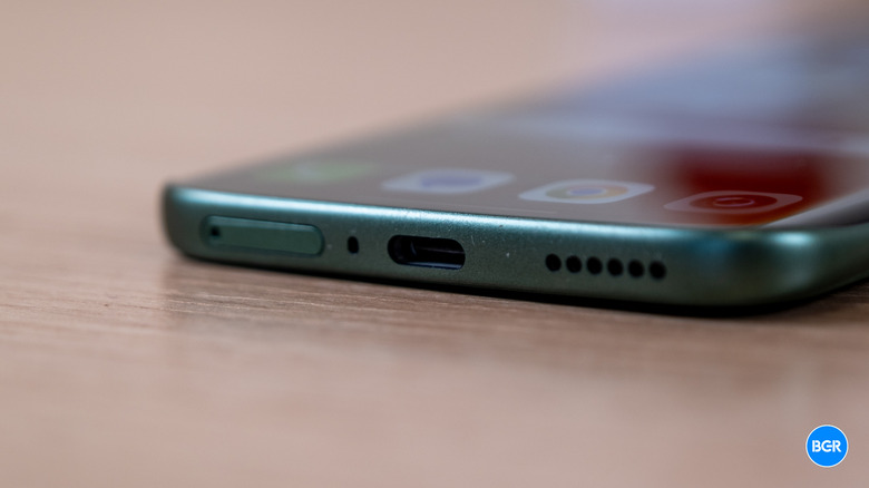 USB-C port on the Infinix Note Edge