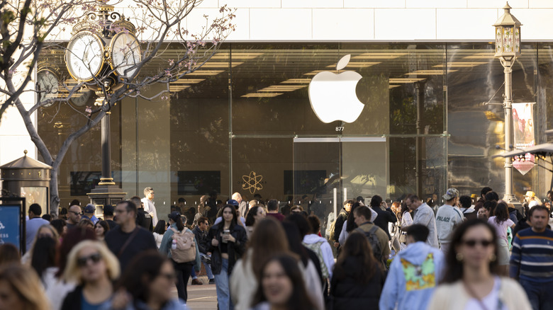An Apple store seen in the backgroud.