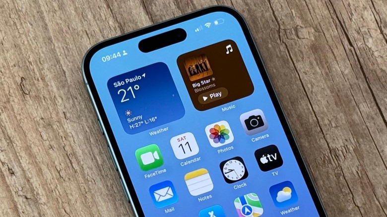 iOS 18 running on an iPhone 16