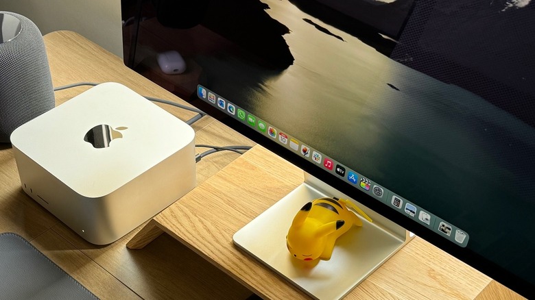 Apple's Mac Studio and Studio Display on a desk
