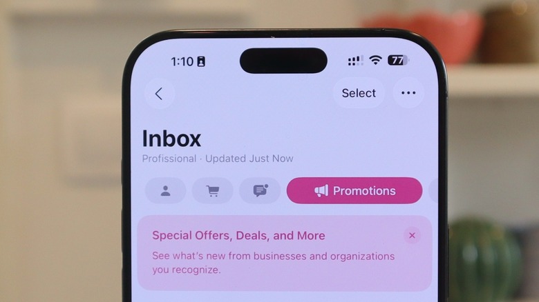 iOS 26 beta 5 adds a new Select button to the Mail app