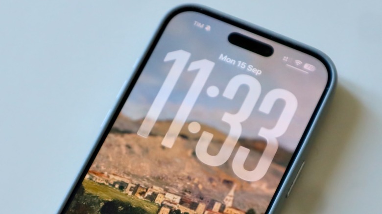 iOS 26 new Lock Screen
