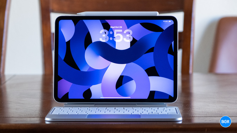 iPad Pro M5 with the Magic Keyboard