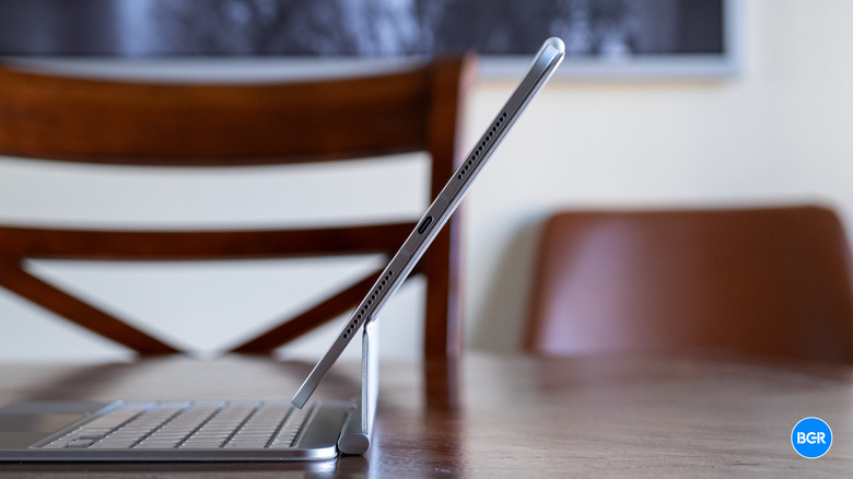 Edge of the iPad Pro M5