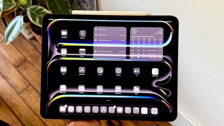 iPadOS 26 Home Screen on iPad Pro M4