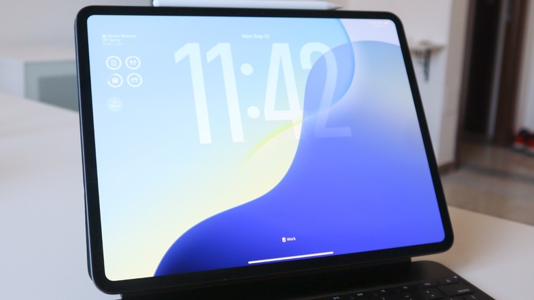 iPadOS 26 new Lock Screen