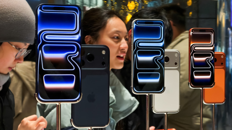 The iPhone 17 Pro models on display in China.