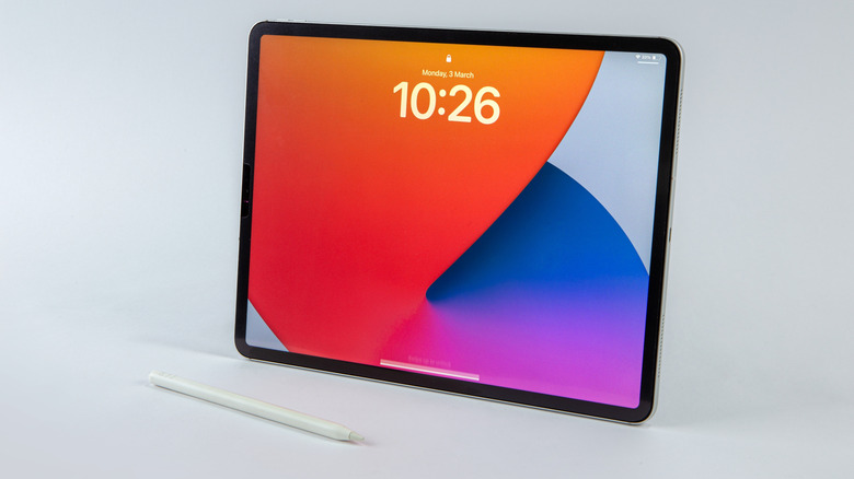 An iPad Pro and an Apple Pencil.