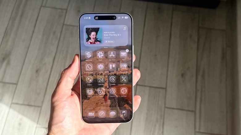 iPhone 17 Pro Max's Home Screen