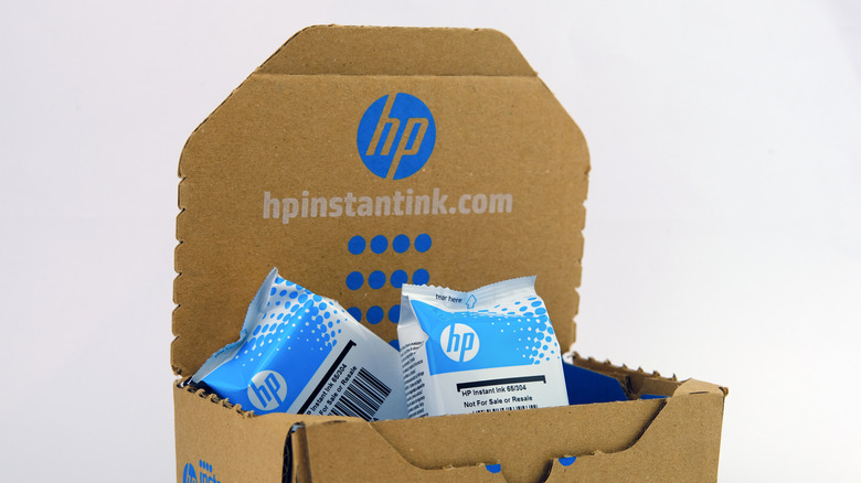 hp instant ink package with two catridges