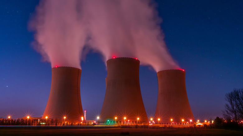 It Takes Weeks To Refuel A Nuclear Power Plant - Here's Why